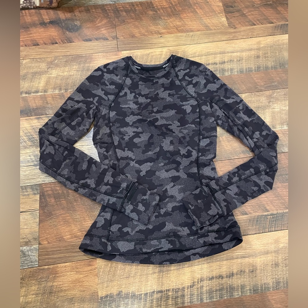 Women's lululemon Camouflage Long Sleeve Top